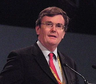 Matthew Oakeshott, Baron Oakeshott of Seagrove Bay height profile photo