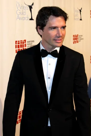 Matthew Settle height profile photo