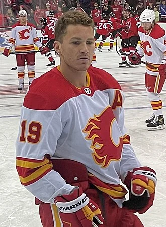 Matthew Tkachuk height profile photo