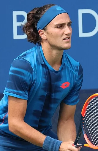 Mattia Bellucci height profile photo
