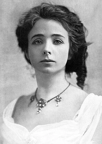 Maude Adams height profile photo