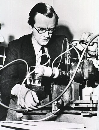 Maurice Wilkins height profile photo
