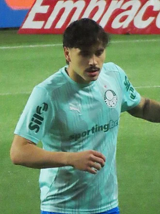 Maurício (footballer, born 2001) height profile photo