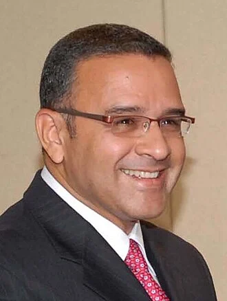 Mauricio Funes height profile photo