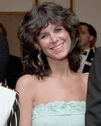 Mavis Leno height profile photo
