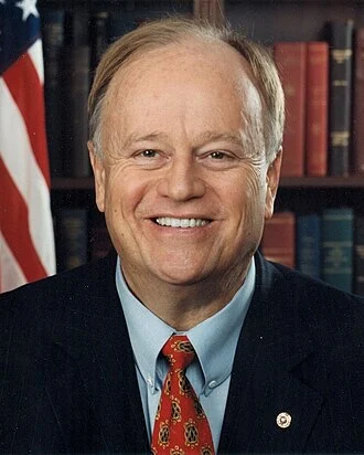 Max Cleland height profile photo
