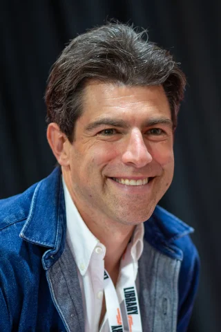 Max Greenfield height profile photo