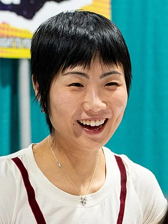 May Hong height profile photo