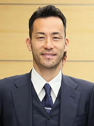 Maya Yoshida height profile photo