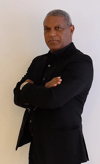 Mazinho height profile photo