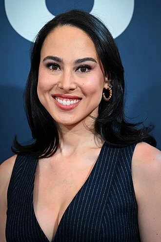 Meena Harris height profile photo