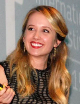 Megan Park height profile photo