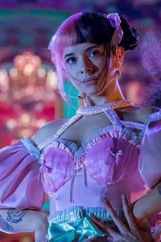 Melanie Martinez height profile photo