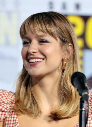 Melissa Benoist height profile photo