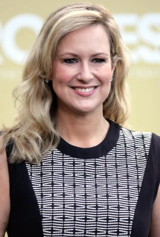Melissa Doyle height profile photo