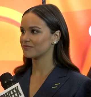 Melissa Fumero height profile photo