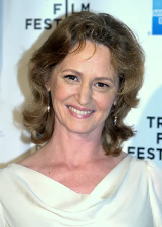 Melissa Leo height profile photo