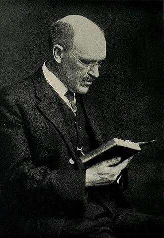 Melvil Dewey height profile photo