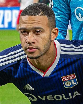 Memphis Depay height profile photo
