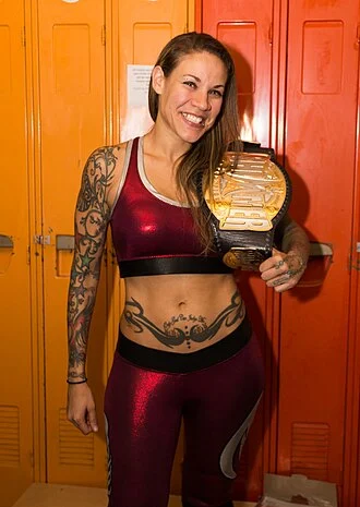 Mercedes Martinez height profile photo