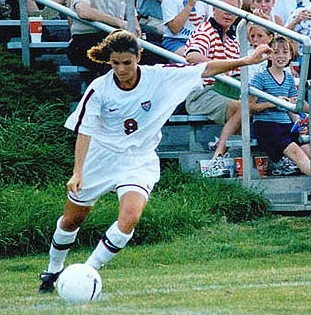 Mia Hamm height profile photo