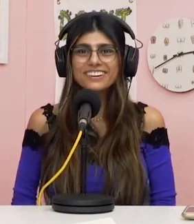 Mia Khalifa height profile photo