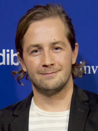 Michael Angarano height profile photo