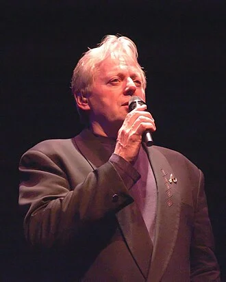 Michael Burgess (singer) height profile photo