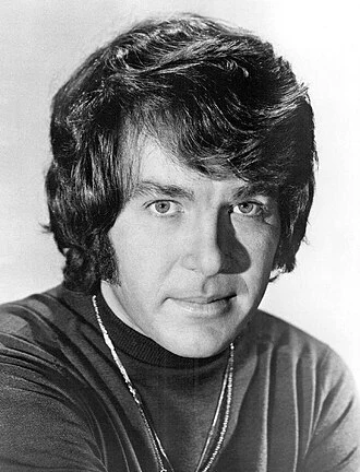 Michael Cole (actor) height profile photo