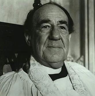 Michael Hordern height profile photo
