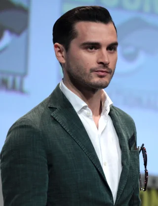 Michael Malarkey height profile photo