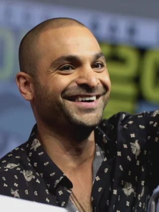 Michael Mando height profile photo