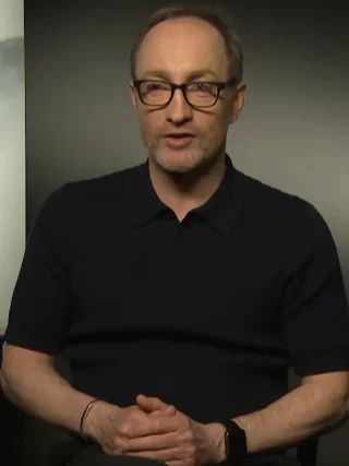Michael McElhatton height profile photo