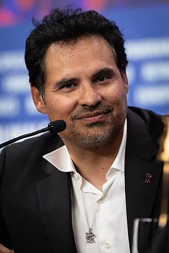 Michael Peña height profile photo
