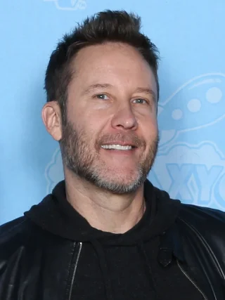 Michael Rosenbaum height profile photo