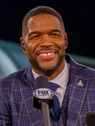 Michael Strahan height profile photo