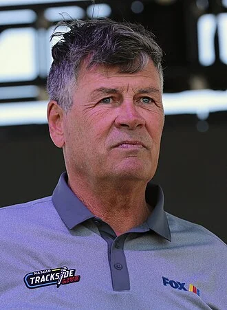 Michael Waltrip height profile photo