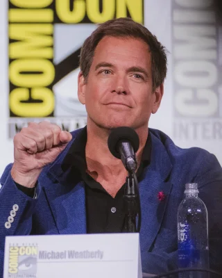 Michael Weatherly height profile photo