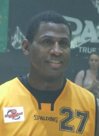 Michael Wright (basketball) height profile photo
