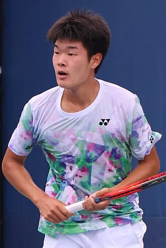 Michael Zheng height profile photo