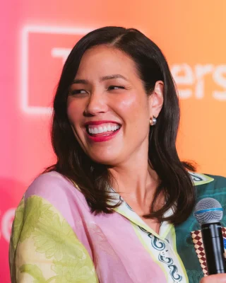 Michaela Conlin height profile photo