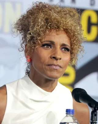 Michelle Hurd height profile photo