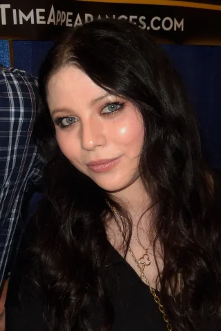 Michelle Trachtenberg height profile photo