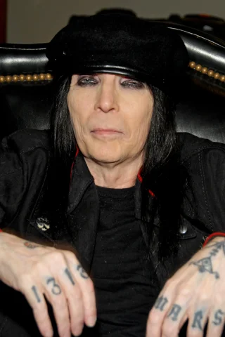 Mick Mars height profile photo