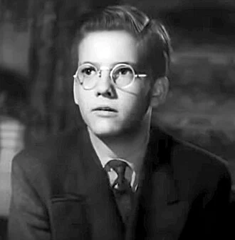 Mickey Kuhn height profile photo