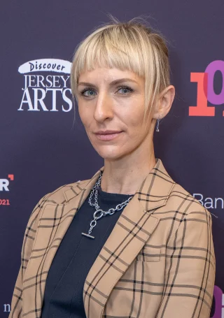 Mickey Sumner height profile photo