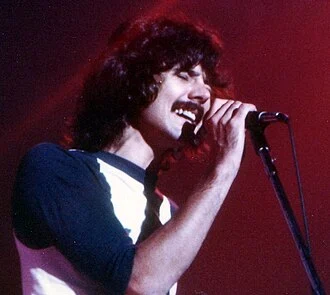 Mickey Thomas (singer) height profile photo