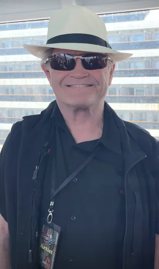 Micky Dolenz height profile photo
