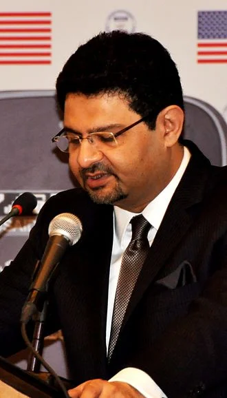 Miftah Ismail height profile photo