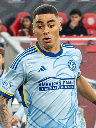 Miguel Almirón height profile photo